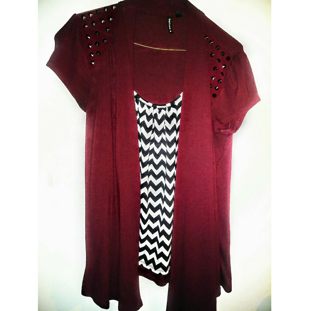 **SOLD** Heartsoul Burgundy & Chevron Top